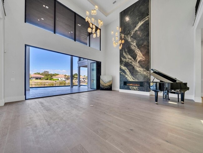 Building Photo - 330 Kelly Plantation Dr