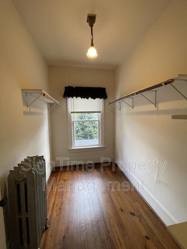 Building Photo - 825 Hamilton Blvd