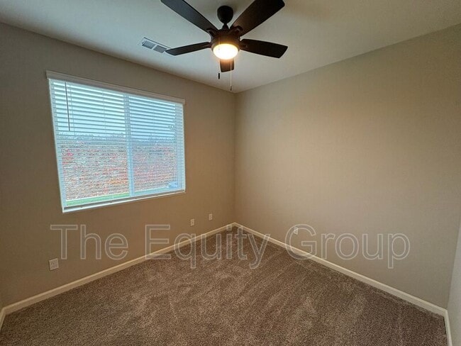 Building Photo - 4526 W Flagstaff Ave