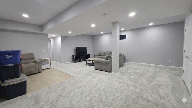 Building Photo - Welcome to this 3 bedroom 3 Bull Bathroom home with a Basement