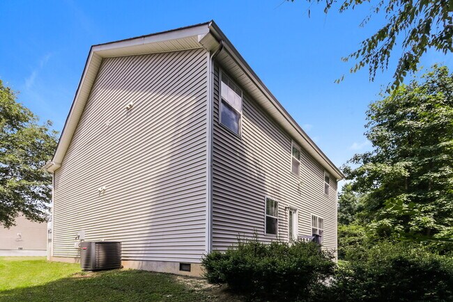 Building Photo - 3501 Pinkham Way