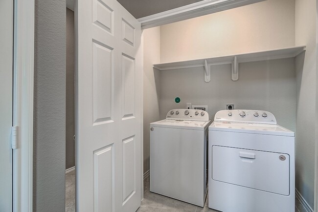 Building Photo - 9312 Bauer Vista Dr