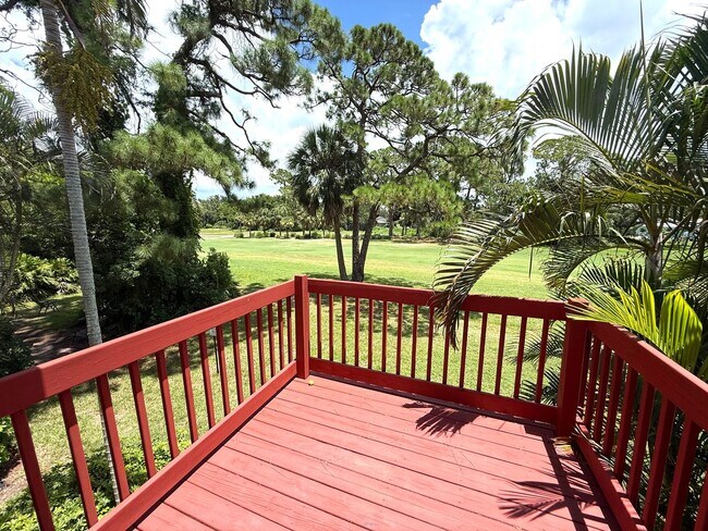 Building Photo - Beautiful 2BR/2BA Condo in Sarasota!