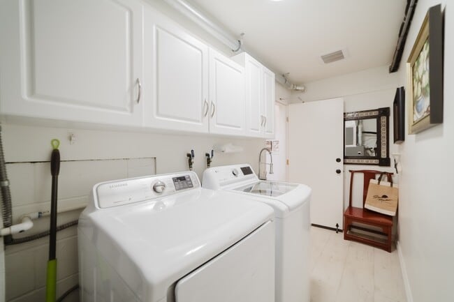 Building Photo - 139 Sinaloa Ct