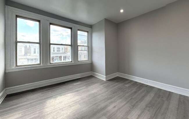 Building Photo - 1731 N Redfield St