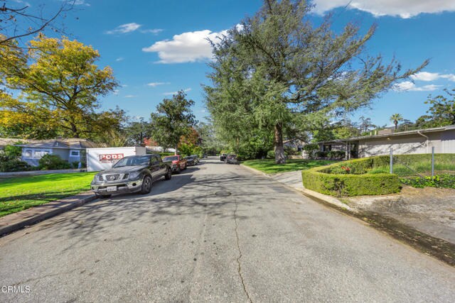 Building Photo - 631 Deodara Dr