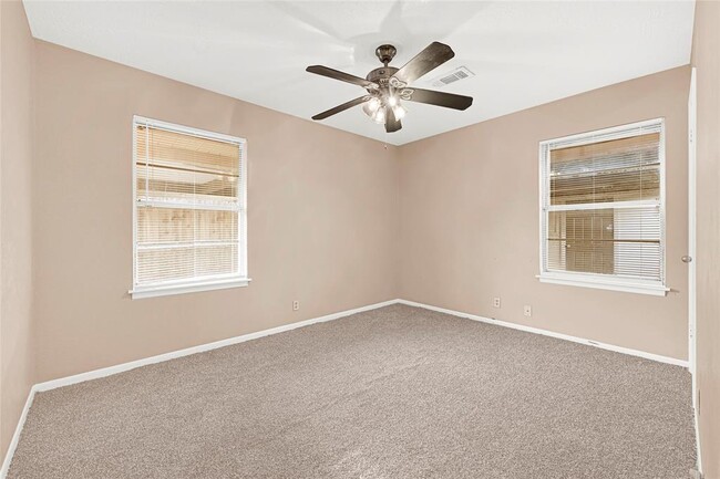 Building Photo - 702 Alta Vista Dr