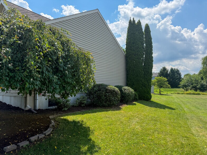 Building Photo - 1387 Sheep Hill Rd