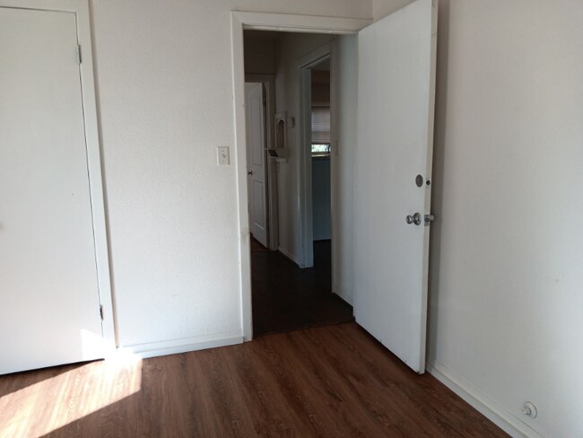 Building Photo - 1202 Marie St