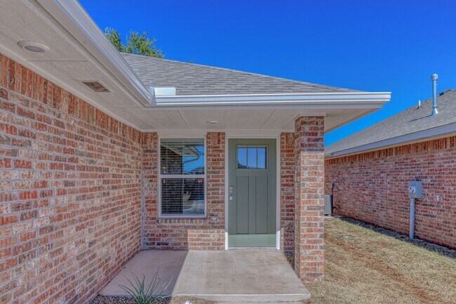 Building Photo - New Construction in Varenna Landing! Storm shelter and lawn care included!