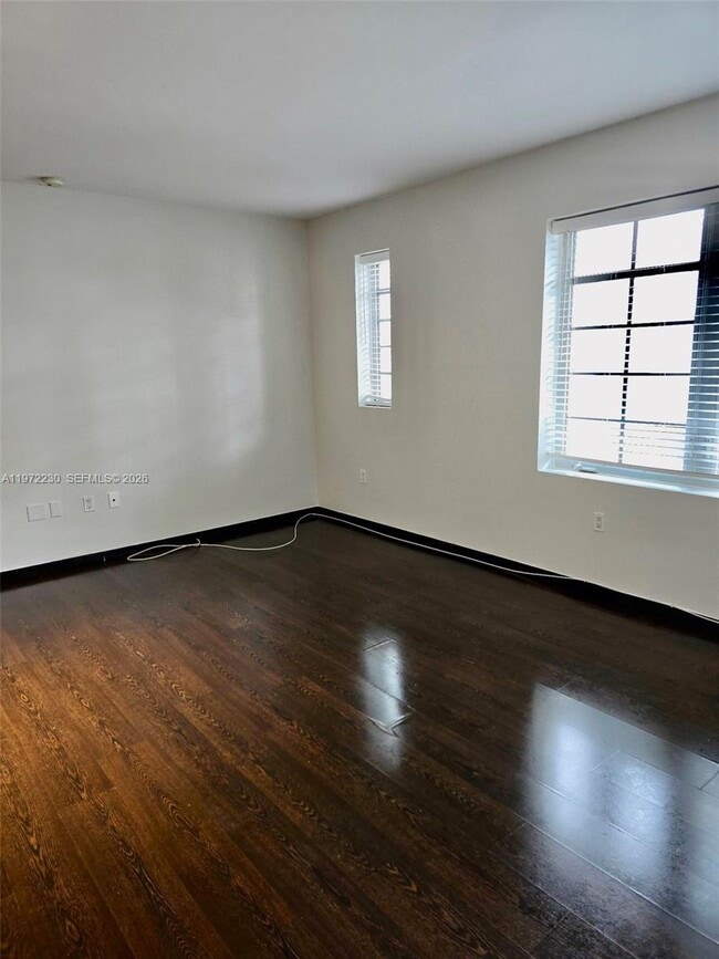 Building Photo - 435 21st St