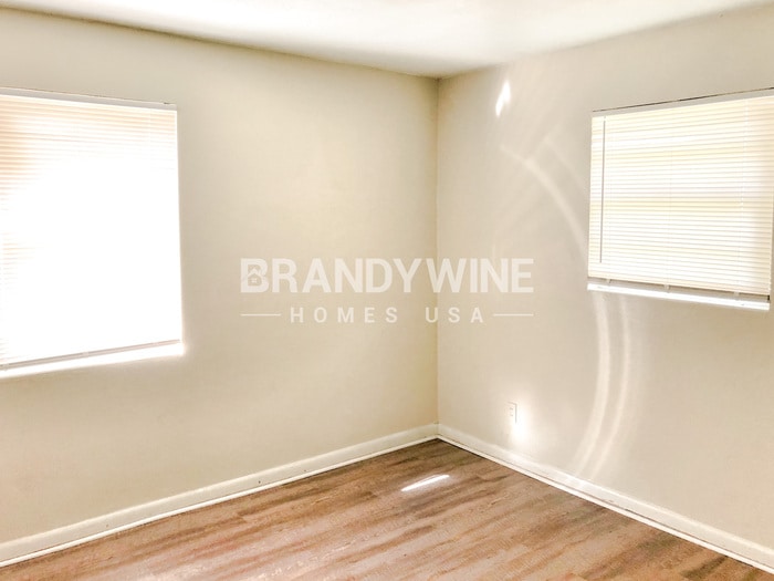 Building Photo - 6043 Park St