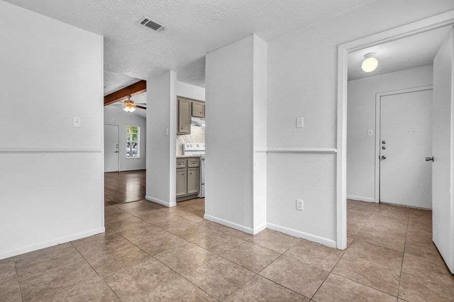 Building Photo - 3402 Timberline Ct