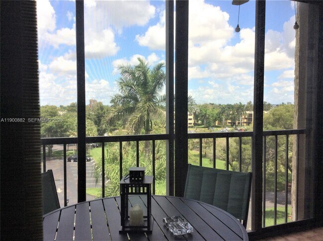 Building Photo - 16300 Golf Club Rd