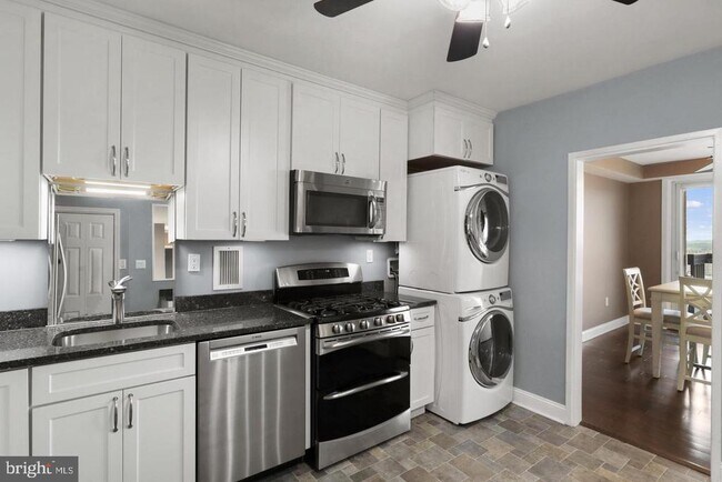 Building Photo - 3701 S George Mason Dr