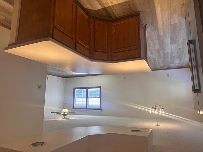 Building Photo - 434 S Peace Rd