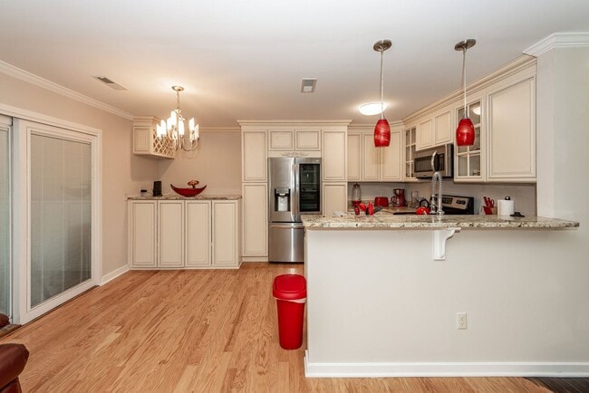 Building Photo - 2 Bedroom 1 Bath Condo in The Park at Rive...