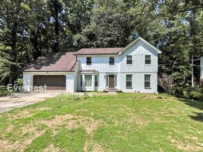 Building Photo - Beautiful 4 Bed & 2.5 Bath Home in Hixson ...