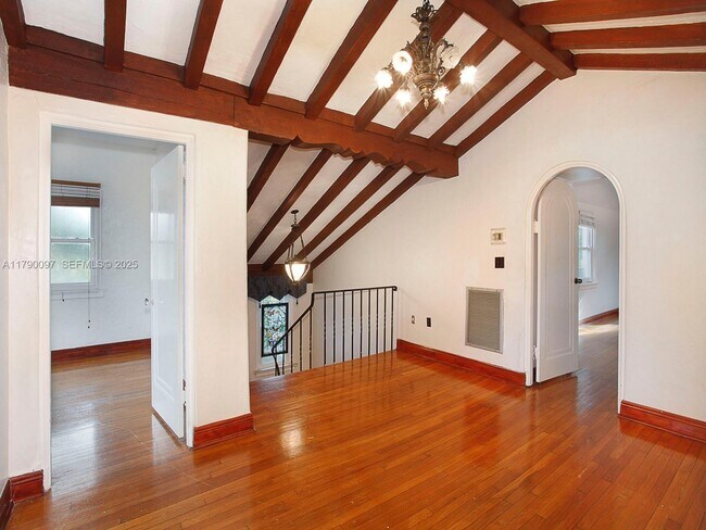 Building Photo - 339 NE 96th St