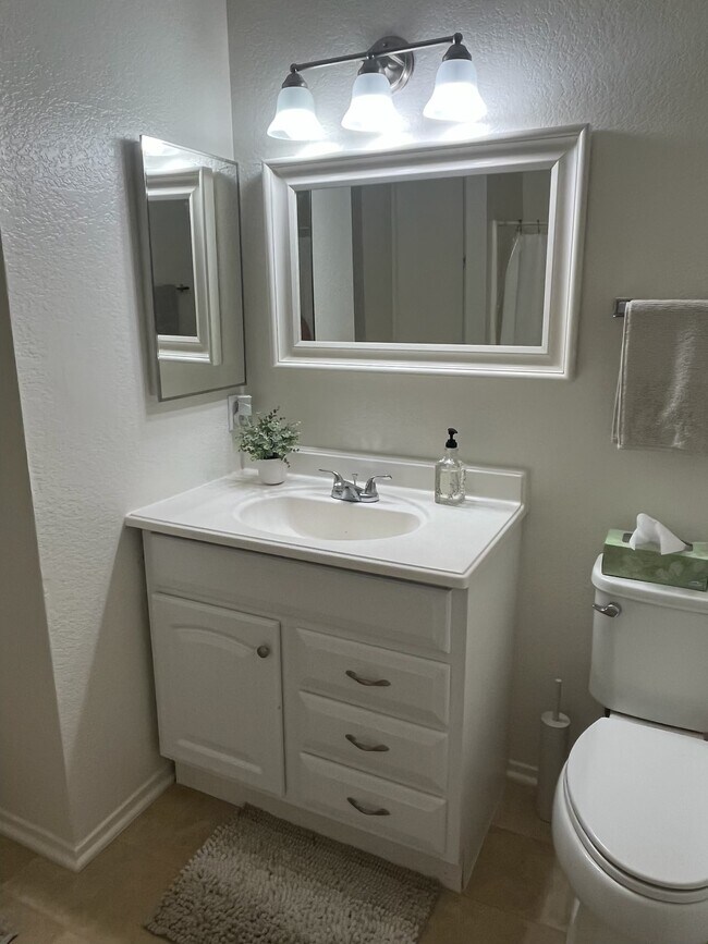 Building Photo - 9126 Unit 3