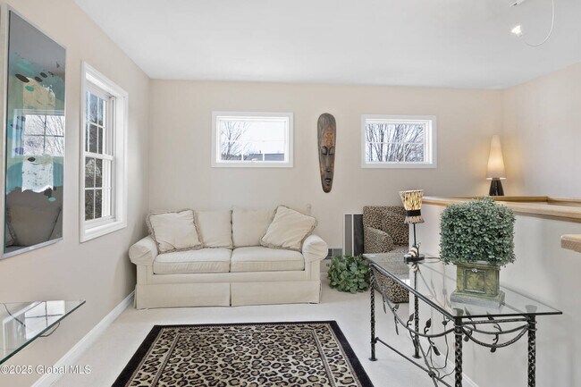 Building Photo - 91 Vista Dr