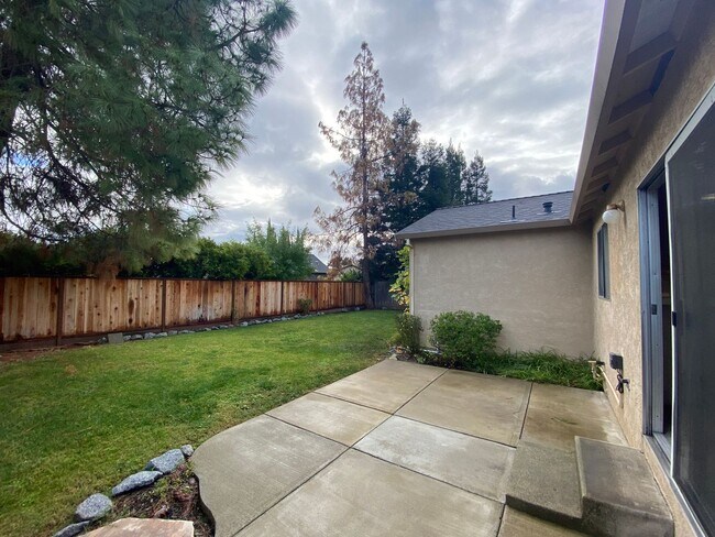 Building Photo - 369 Limerick Way