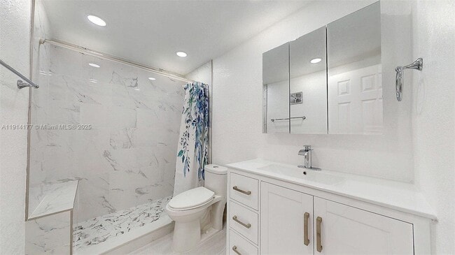 Building Photo - 1201 SW 42nd Ave