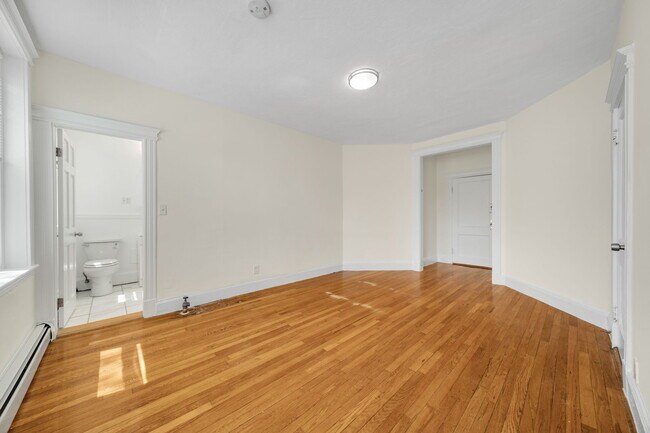 Building Photo - 82 Brainerd Rd