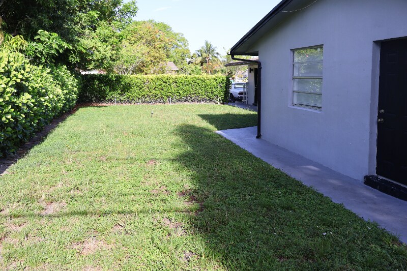 Building Photo - 1548 NW 52nd Ave