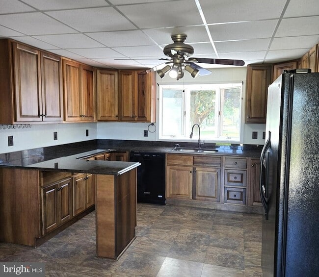 Building Photo - 8293 Leetown Rd