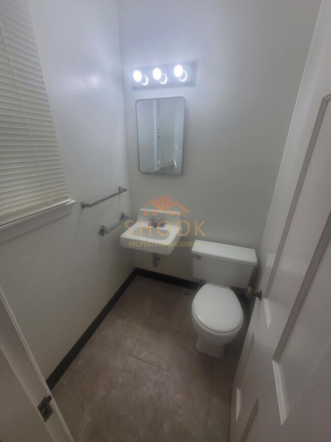 Building Photo - LARGE CAMPUS HOME AVAILABLE MID AUGUST 2024