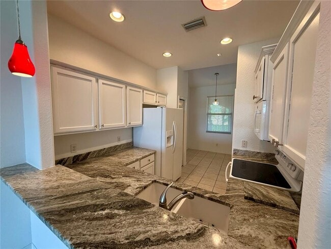 Building Photo - 819 Fairwaycove Ln