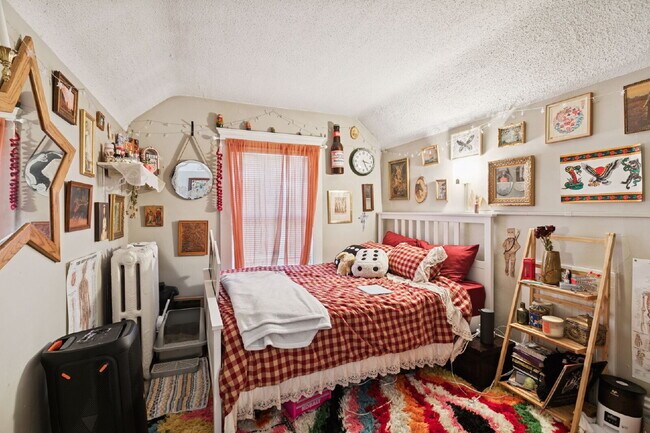 Building Photo - Beautiful single family home with near U of MN - 4 bed 2 bath