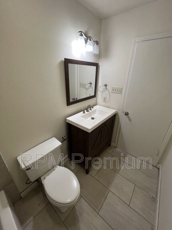 Building Photo - 5268 S Brightside View Dr