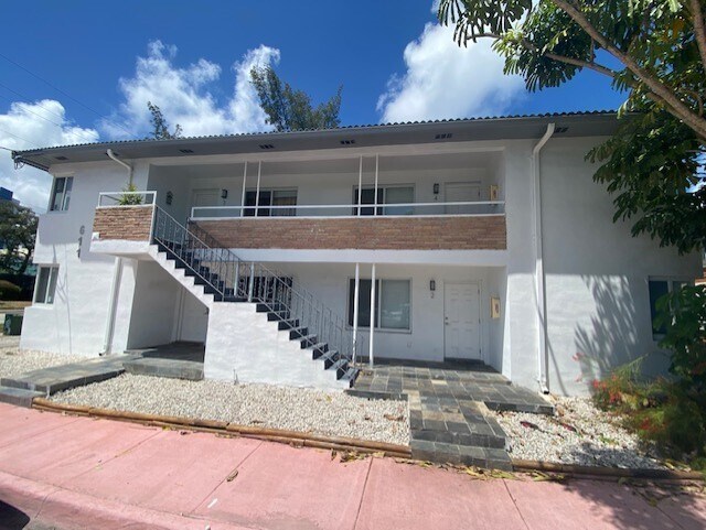 Building Photo - 611 74th St