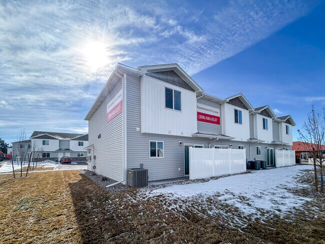 Building Photo - 190 Margette Way