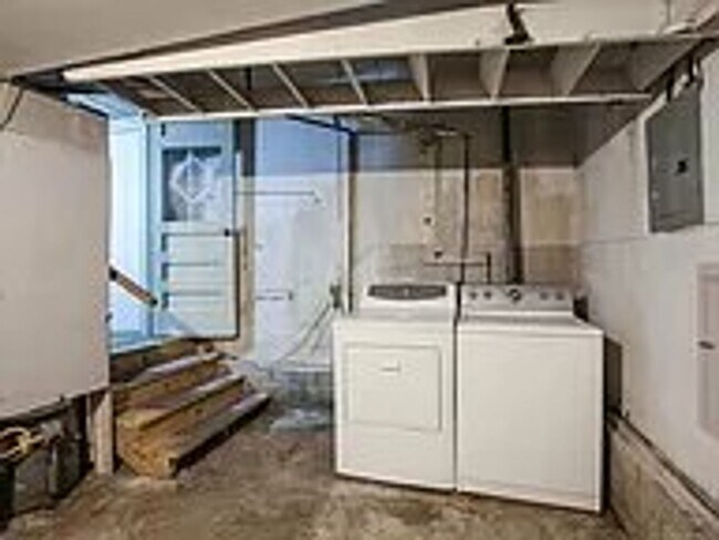 Building Photo - 3 Bed | 1 Bath | Tulsa