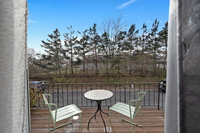Building Photo - Townhouse by Quality Home Management