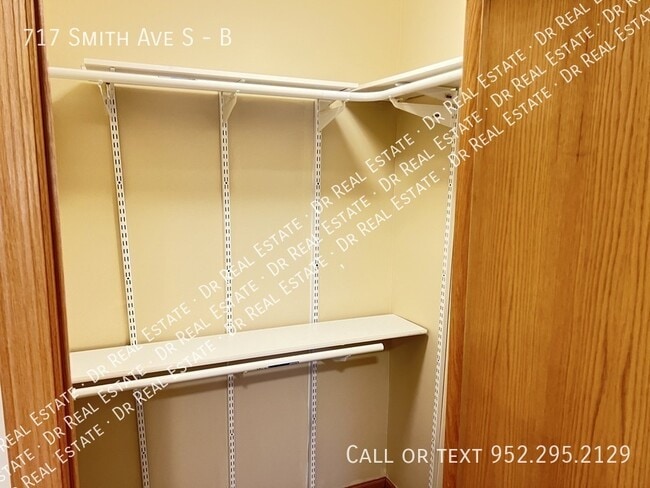 Building Photo - 717 Smith Ave S