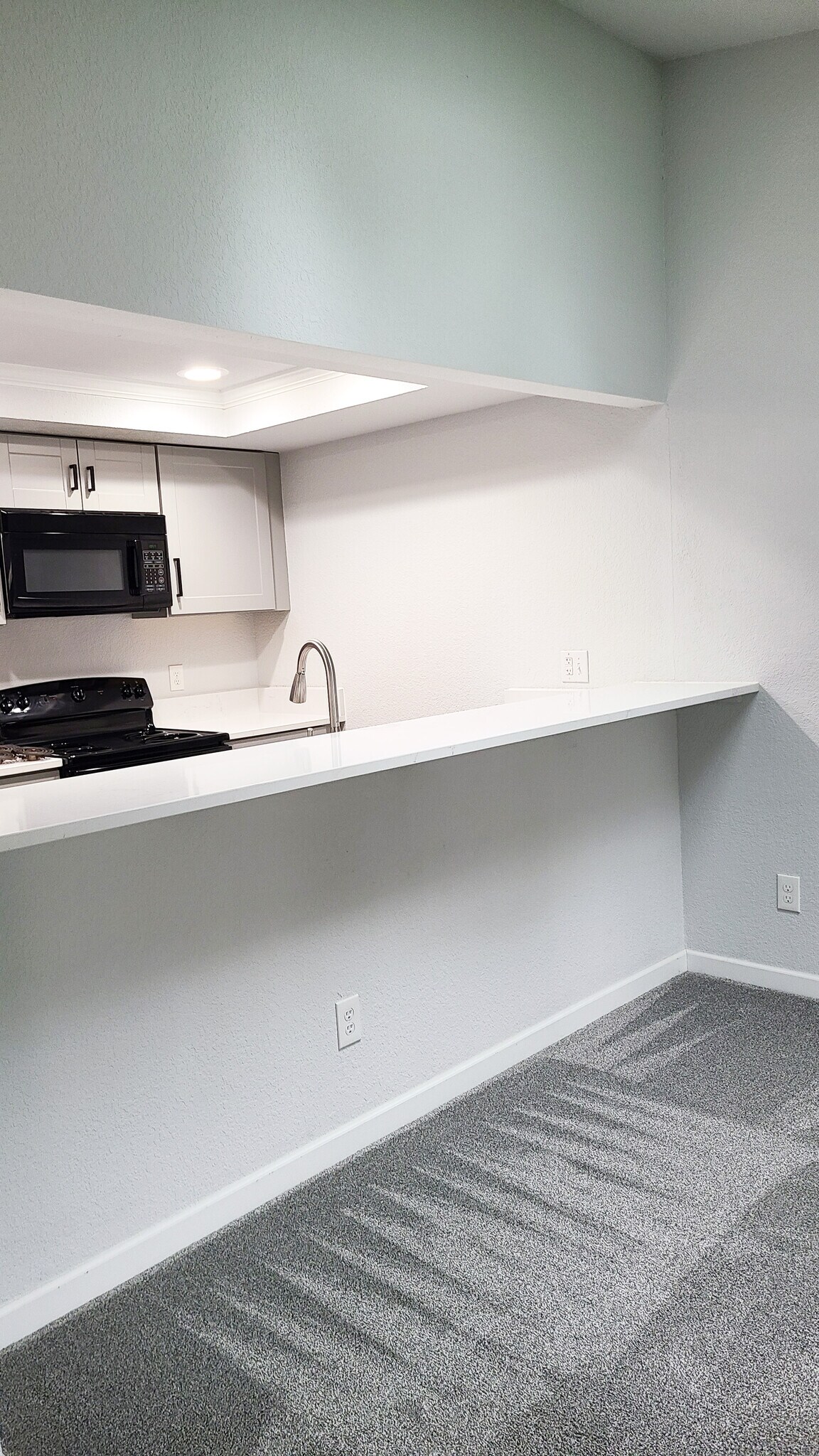 Breakfast bar - 11711 100th Ave NE