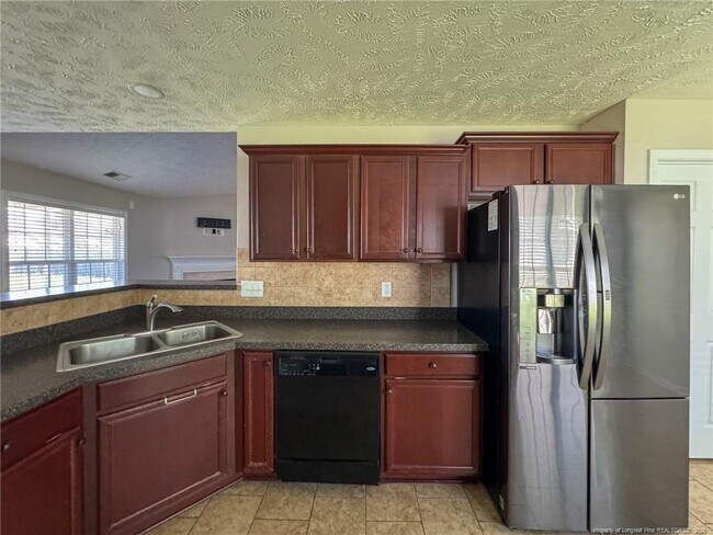 Building Photo - 136 Ivy Stone Dr