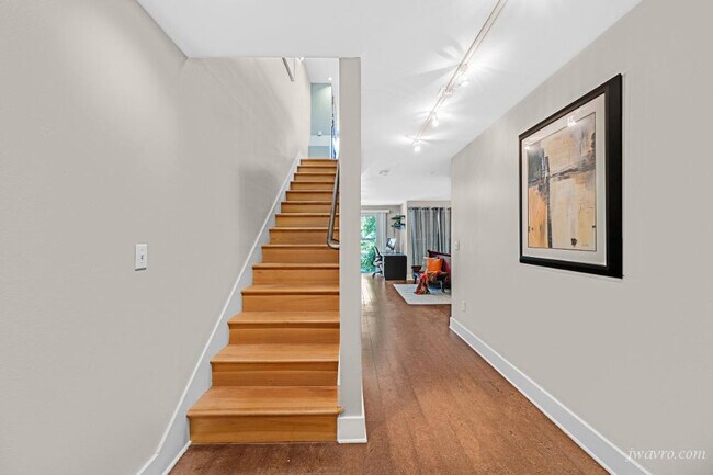 Building Photo - 68 Harriet St