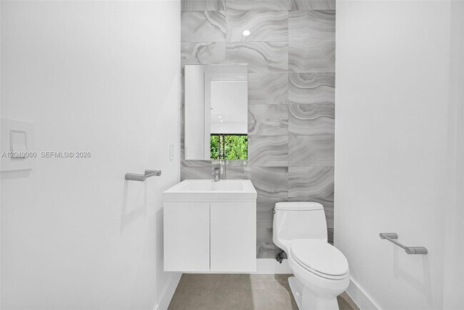 Building Photo - 8871 SW 28th St
