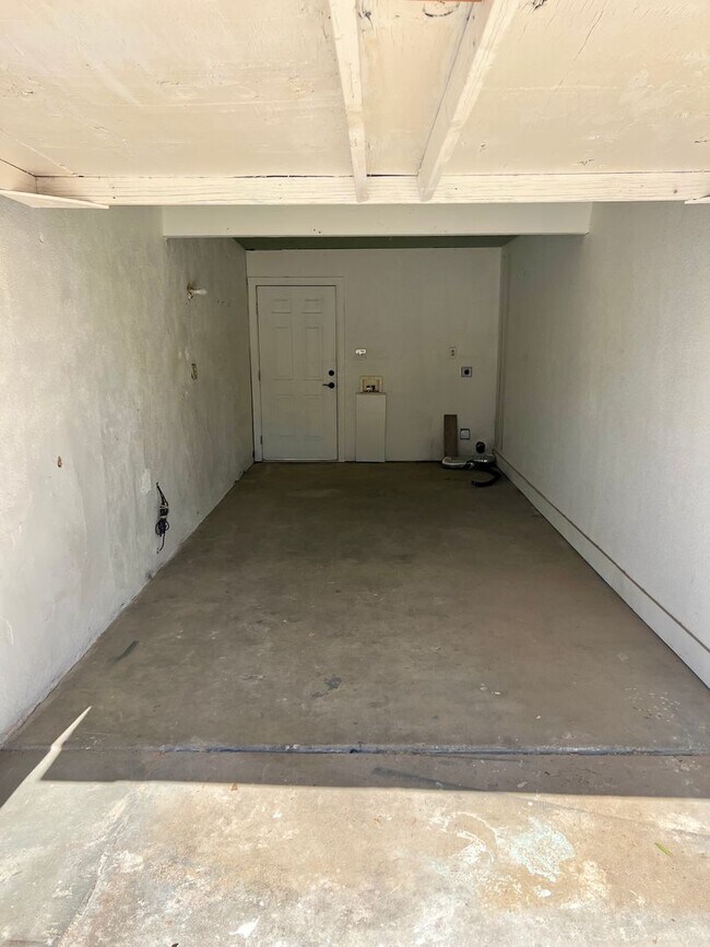 Building Photo - 5531 Cahuilla Ave