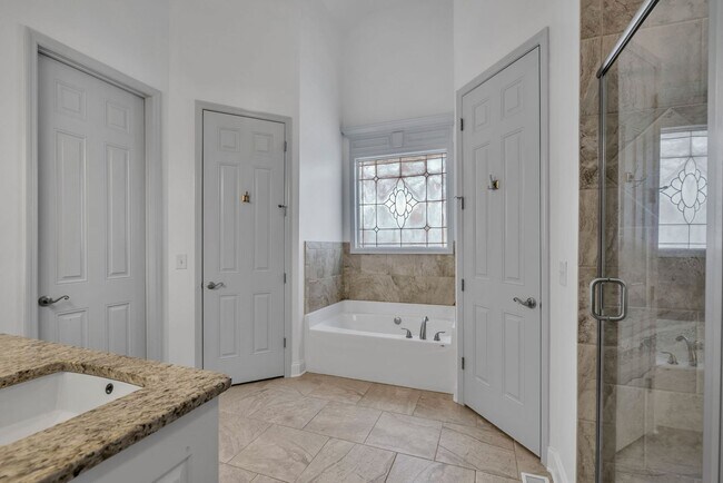 Building Photo - Stunning rental home on a premium lot in s...