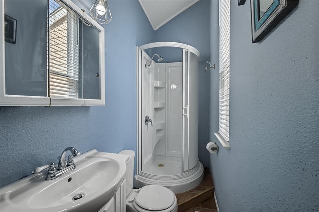 Building Photo - 644 Harbor Dr