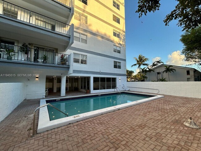 Building Photo - 16508 NE 26th Ave