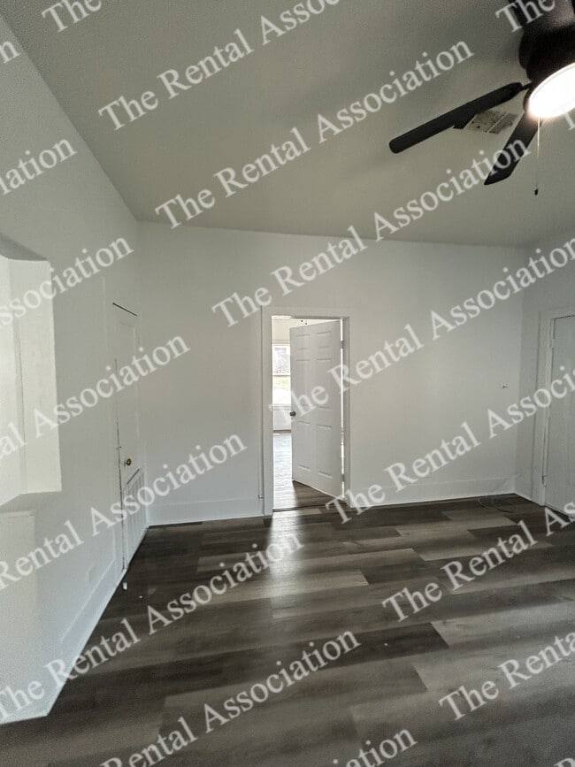 Building Photo - 1903 S Grand St