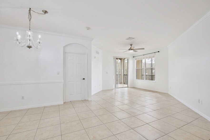 Building Photo - 11564 Mizzon Dr
