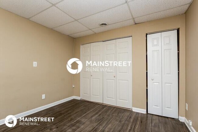 Building Photo - 5 Bedroom Pet-Friendly Home in Kennesaw, GA with Main Street Renewal